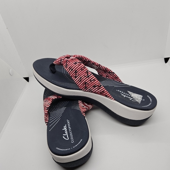 Clarks Cloudsteppers Arla Glison thong sandals red navy blue nautical size 8M - Picture 7 of 9